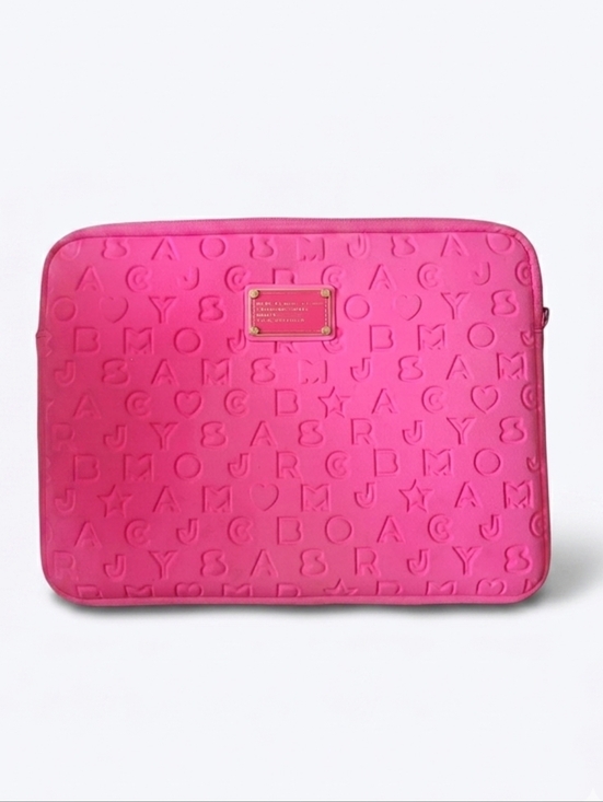 Marc By Marc Jacobs Accessories - Marc Jacobs Dreamy Logo Knockout Pink Padded Laptop / Tablet Sleeve Case